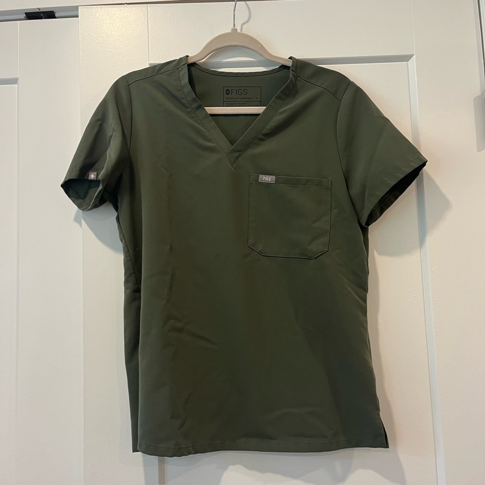 Figs Women’s Olive Short Sleeve Scrub Top